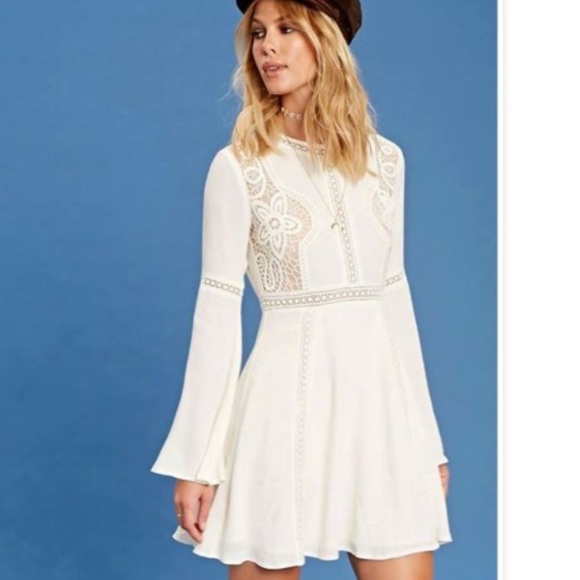 Forever 21 Contemporary Cream Lace bell sleeve dress Small - Picture 6 of 6